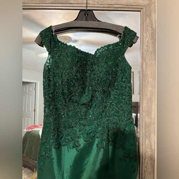 Morilee Madeline Gardner Emerald Green - Picture 4 of 11